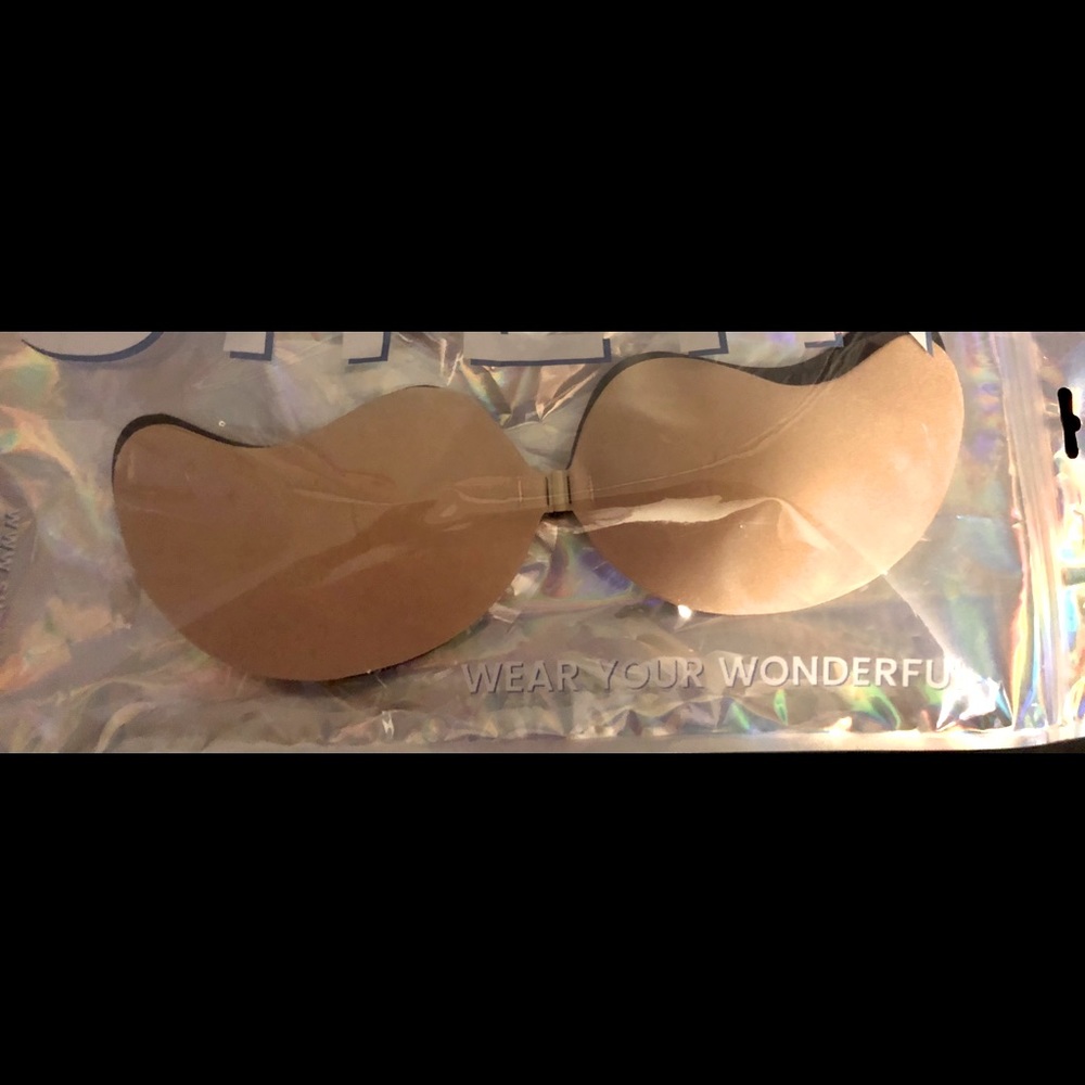 2 Sticky strapless bra/serious push up